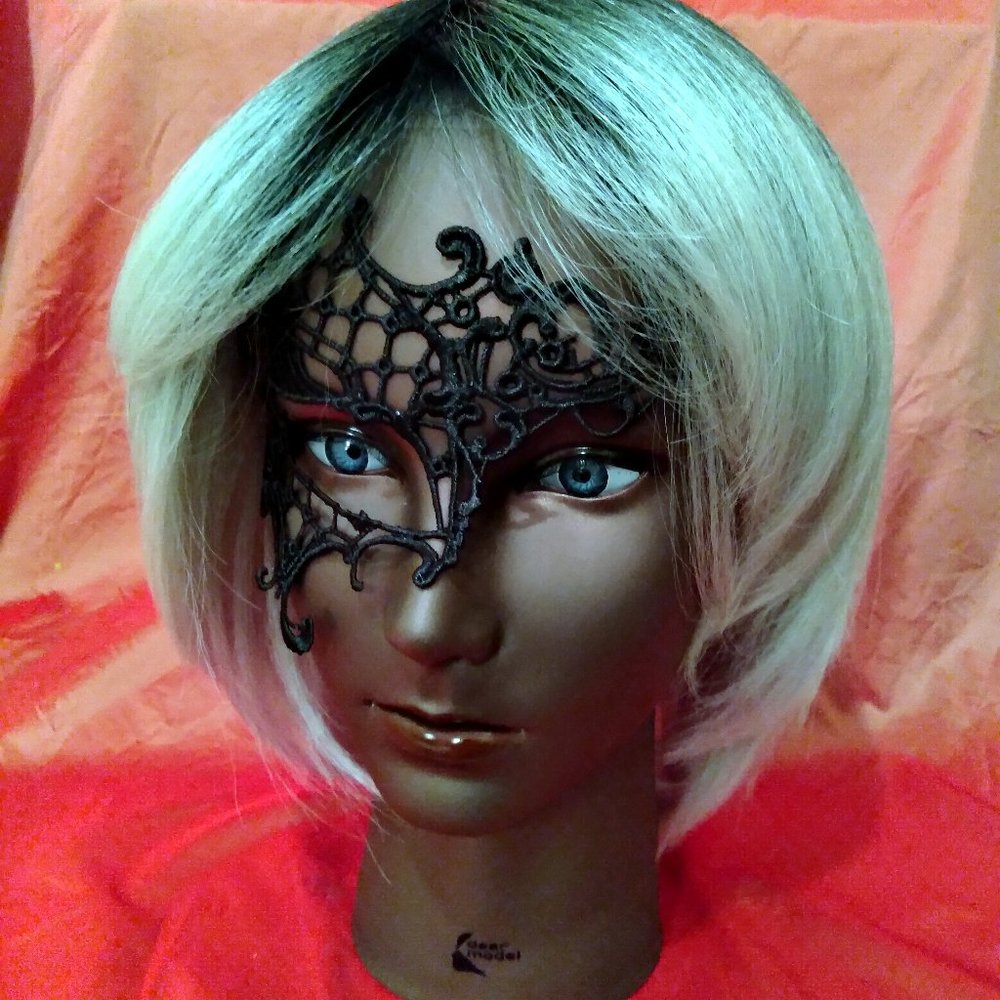 Grandeur Lace Masqurade Mask